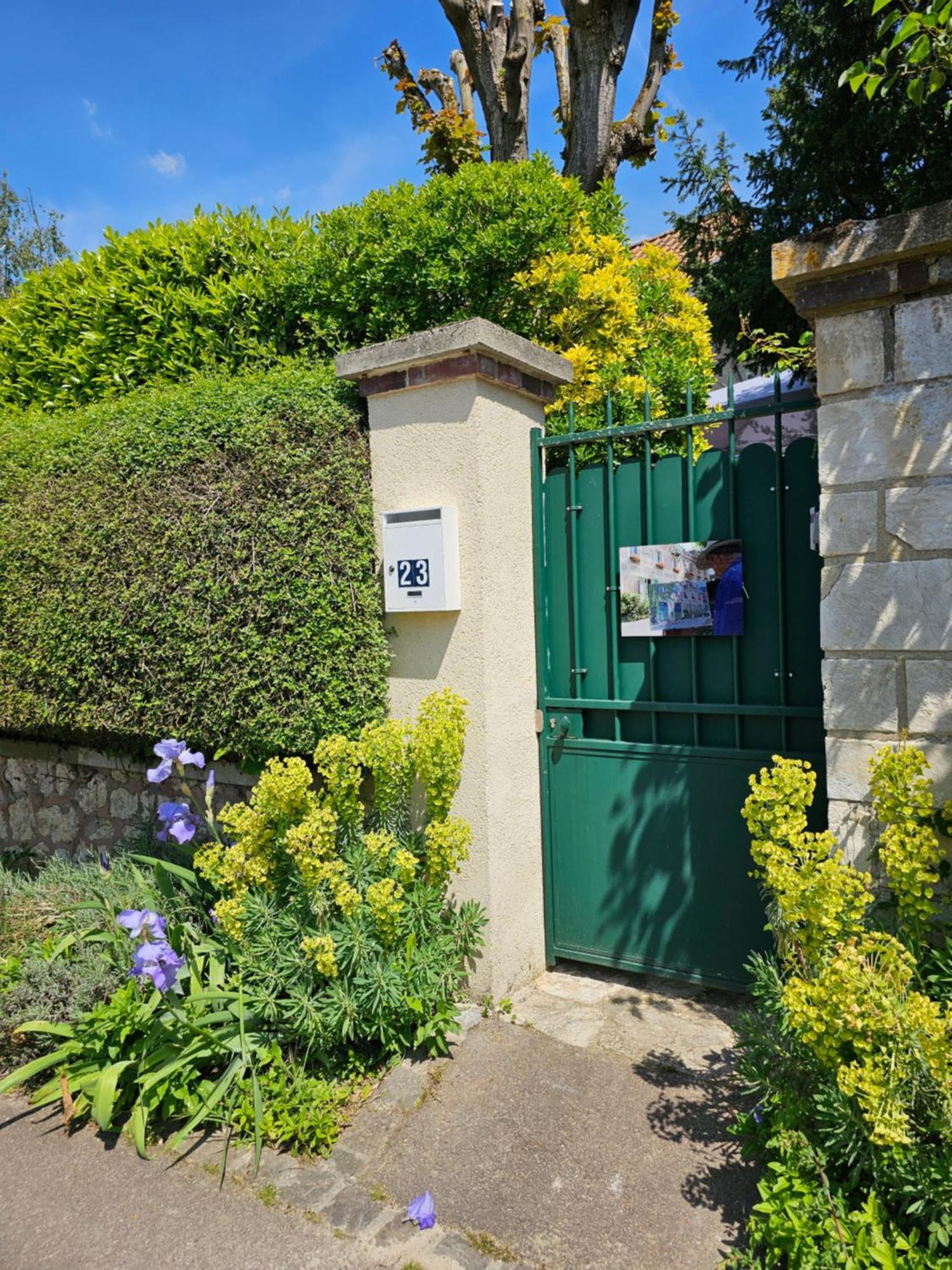 Clair Logis Vila Giverny Quarto foto